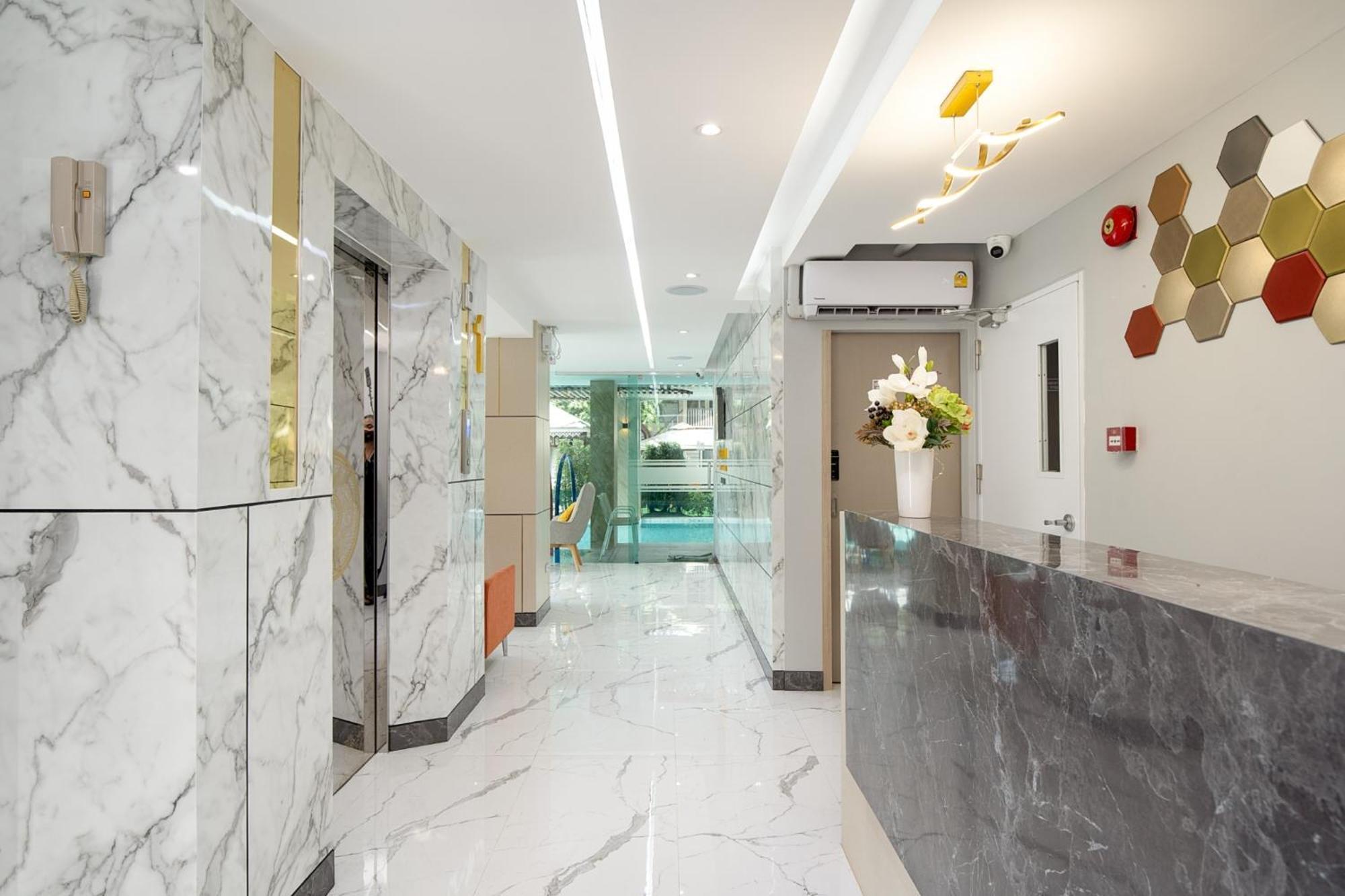 The Riski Hotel At Bangphlat Station Sha Bangkok Eksteriør bilde