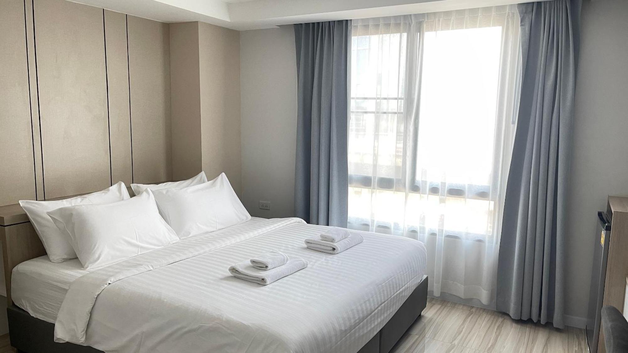 The Riski Hotel At Bangphlat Station Sha Bangkok Rom bilde