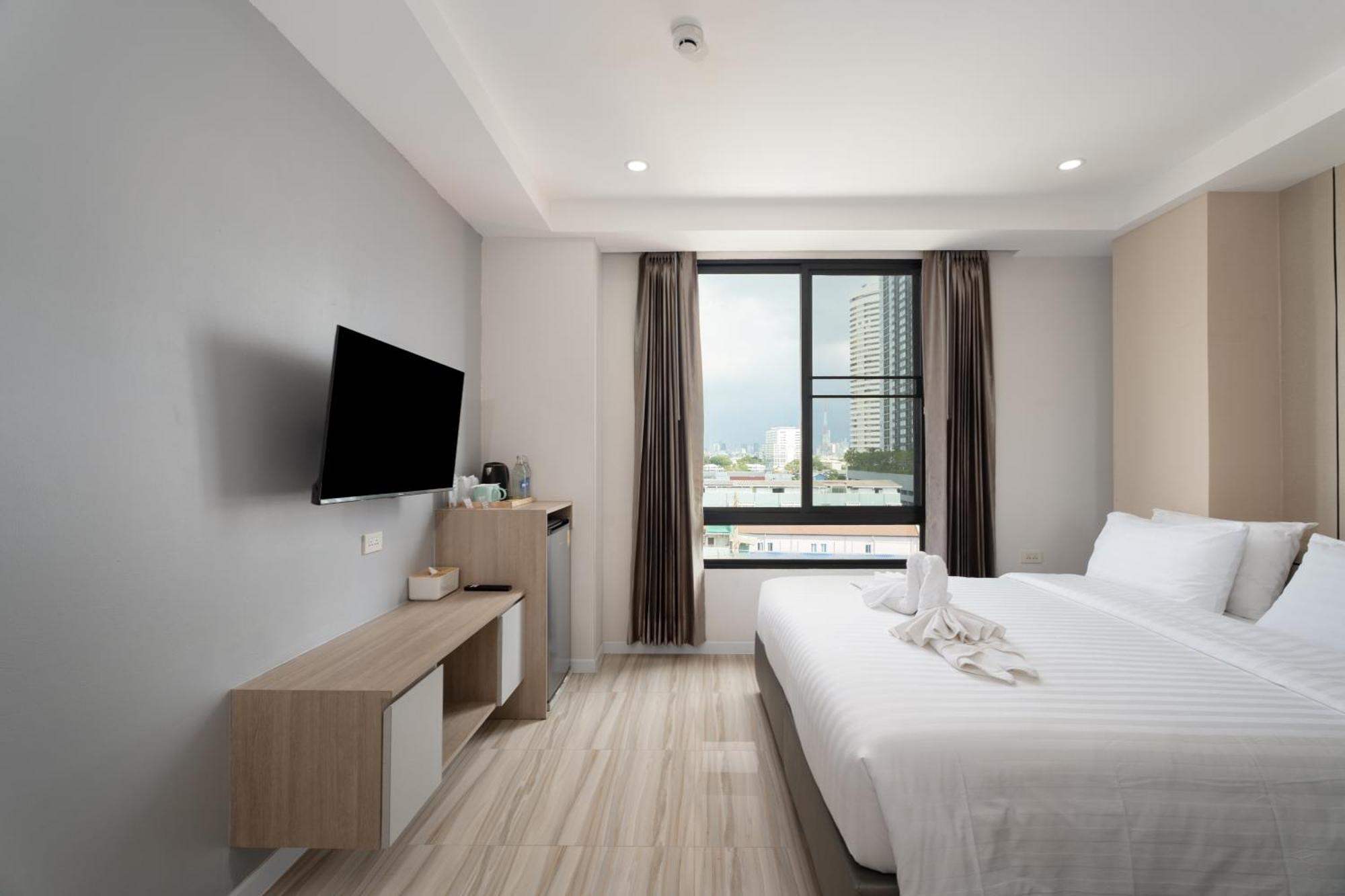 The Riski Hotel At Bangphlat Station Sha Bangkok Eksteriør bilde