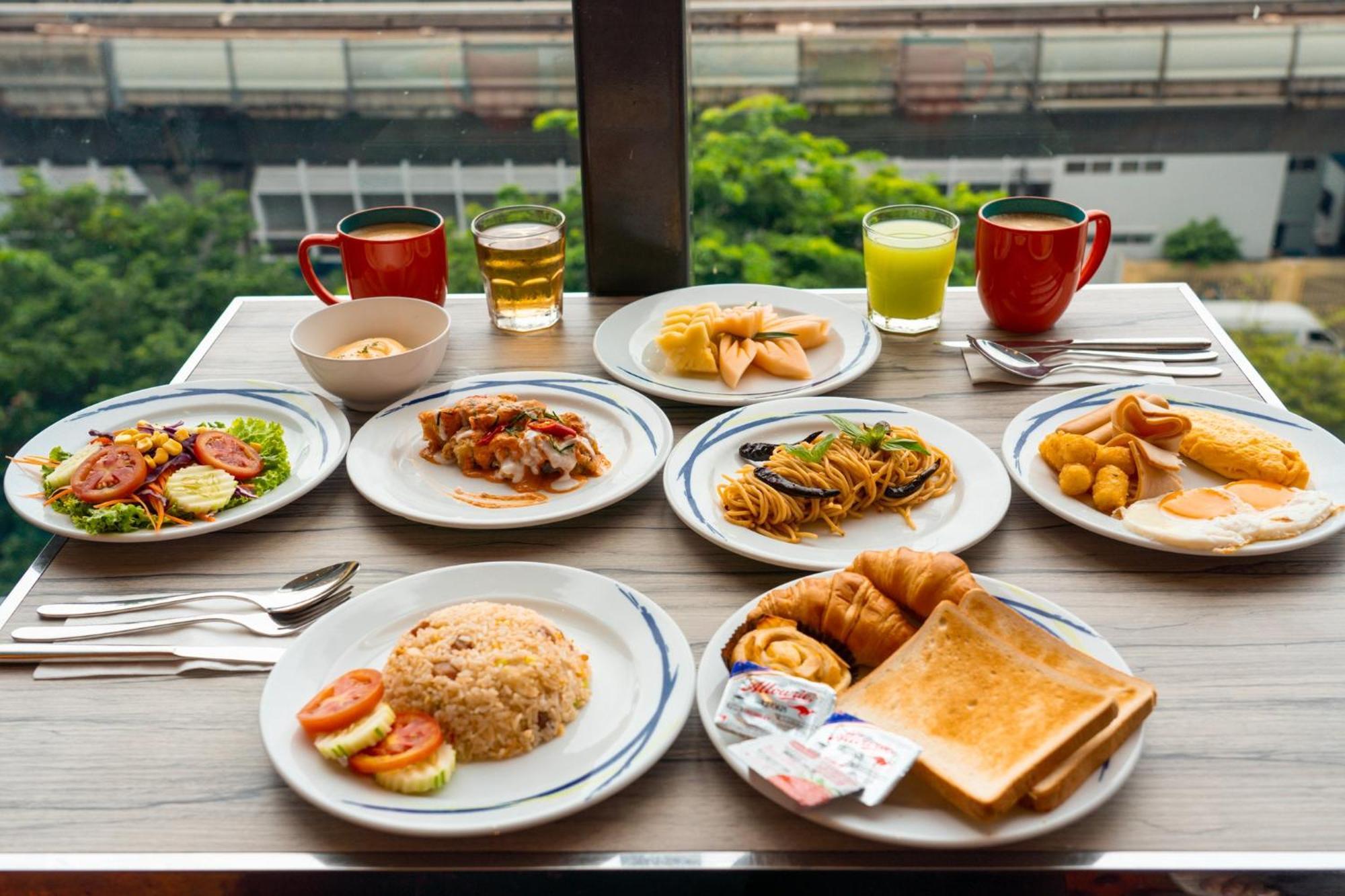 The Riski Hotel At Bangphlat Station Sha Bangkok Eksteriør bilde
